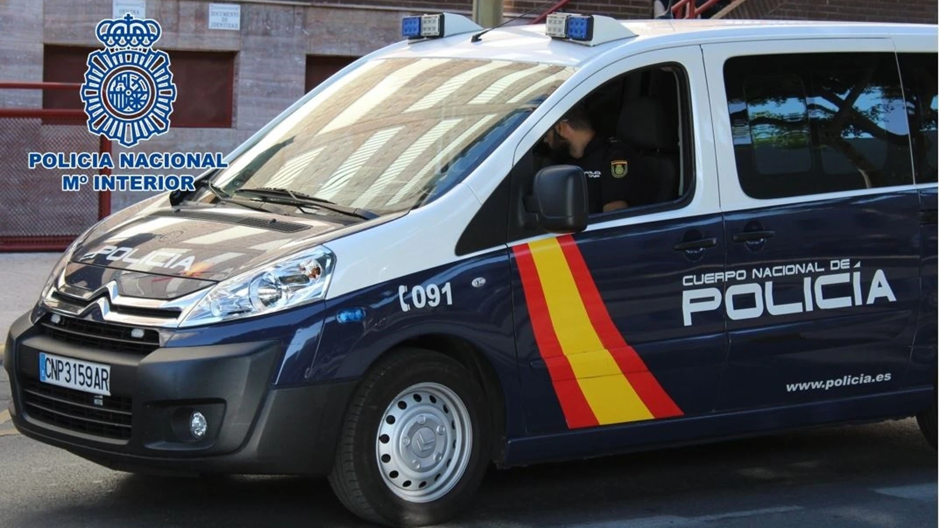 Coche de la Policía Naciona Coche de la Policía Naciona