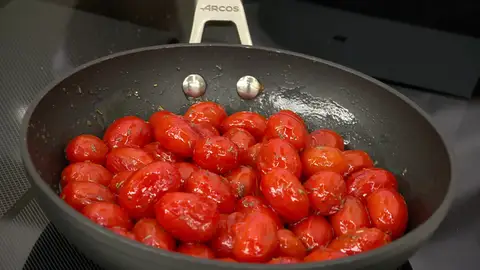 Cocínalos a fuego medio durante 8 minutos Cocínalos a fuego medio durante 8 minutos