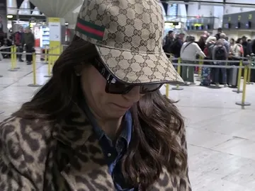 Raquel Bollo en el aeropuerto Raquel Bollo en el aeropuerto