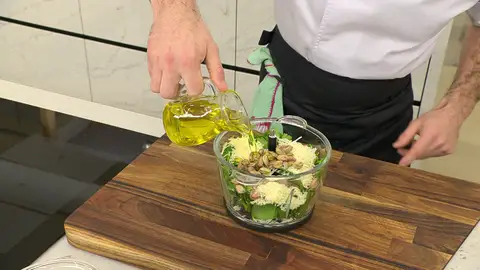 Para hacer el pesto Para hacer el pesto