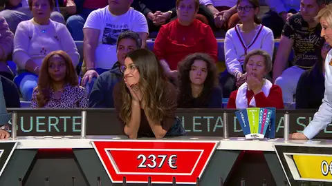 Laura se lamenta por haber tirado una vez más: “¡Qué he hecho!” Laura se lamenta por haber tirado una vez más: “¡Qué he hecho!”