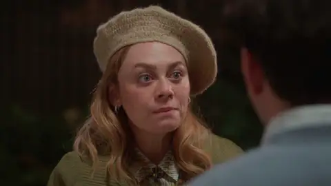 ¿Atrapado en sus mentiras? Bahar incomoda a Timur con una pregunta que pone en peligro su matrimonio ¿Atrapado en sus mentiras? Bahar incomoda a Timur con una pregunta que pone en peligro su matrimonio