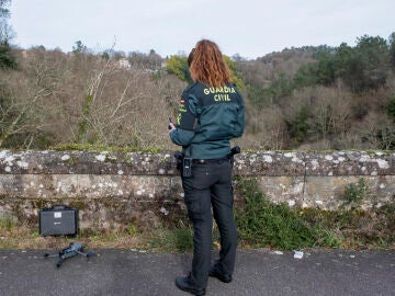 Una Guardia Civil integrante de la unidad Pegaso con base en Vigo