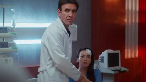 Timur y Rengin, pillados en el momento más íntimo: ¿es Bahar quien ha sorprendido a los amantes? Timur y Rengin, pillados en el momento más íntimo: ¿es Bahar quien ha sorprendido a los amantes?