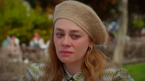 "Sé que me está engañando": Bahar confiesa a Cagla su dolor y desconfianza hacia Timur "Sé que me está engañando": Bahar confiesa a Cagla su dolor y desconfianza hacia Timur