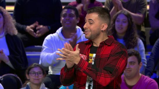 Adri, el concursante m&aacute;s polifac&eacute;tico de La ruleta de la suerte dedica un tanguillo al programa