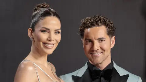 Rosanna Zanetti junto a su marido David Bisbal en febrero de 2024 Rosanna Zanetti junto a su marido David Bisbal en febrero de 2024