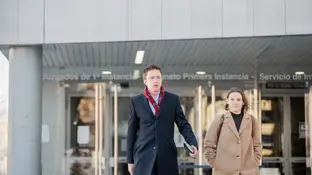 Iñigo Errejón sale de declarar en los juzgados de Plaza de Castilla, junto a su abogada Iñigo Errejón sale de declarar en los juzgados de Plaza de Castilla, junto a su abogada