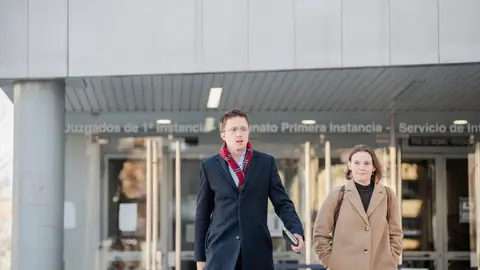 Iñigo Errejón sale de declarar en los juzgados de Plaza de Castilla, junto a su abogada Iñigo Errejón sale de declarar en los juzgados de Plaza de Castilla, junto a su abogada