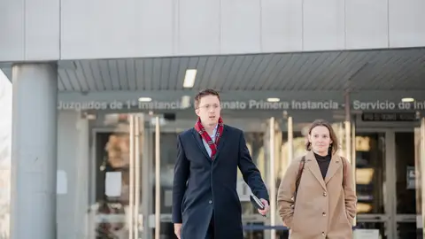Iñigo Errejón sale de declarar en los juzgados de Plaza de Castilla, junto a su abogada Iñigo Errejón sale de declarar en los juzgados de Plaza de Castilla, junto a su abogada
