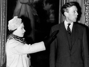 Isabel II y Anthony Blunt