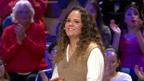 Mónica consigue remontar y llevarse 800 euros después de perderlo todo Mónica consigue remontar y llevarse 800 euros después de perderlo todo