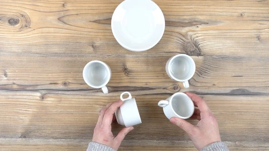 El truco japonés para organizar tus vasos sin apilarlos y ahorrar espacio El truco japonés para organizar tus vasos sin apilarlos y ahorrar espacio