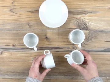 El truco japonés para organizar tus vasos sin apilarlos y ahorrar espacio El truco japonés para organizar tus vasos sin apilarlos y ahorrar espacio