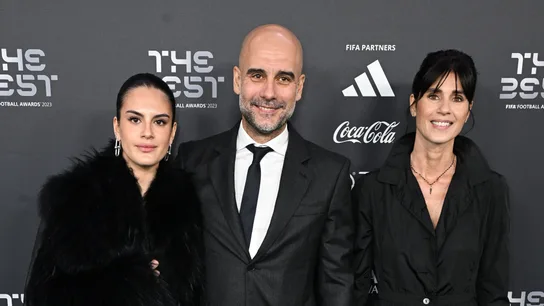 Pep Guardiola, Cristina Serra y su hija, María Guardiola Pep Guardiola, Cristina Serra y su hija, María Guardiola
