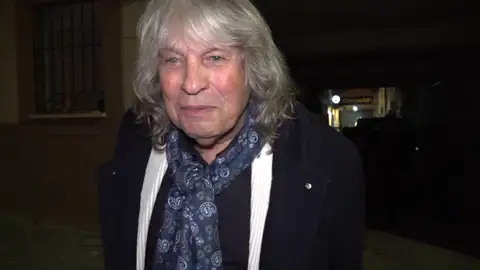 José Mercé haciendo declaraciones a la prensa José Mercé haciendo declaraciones a la prensa