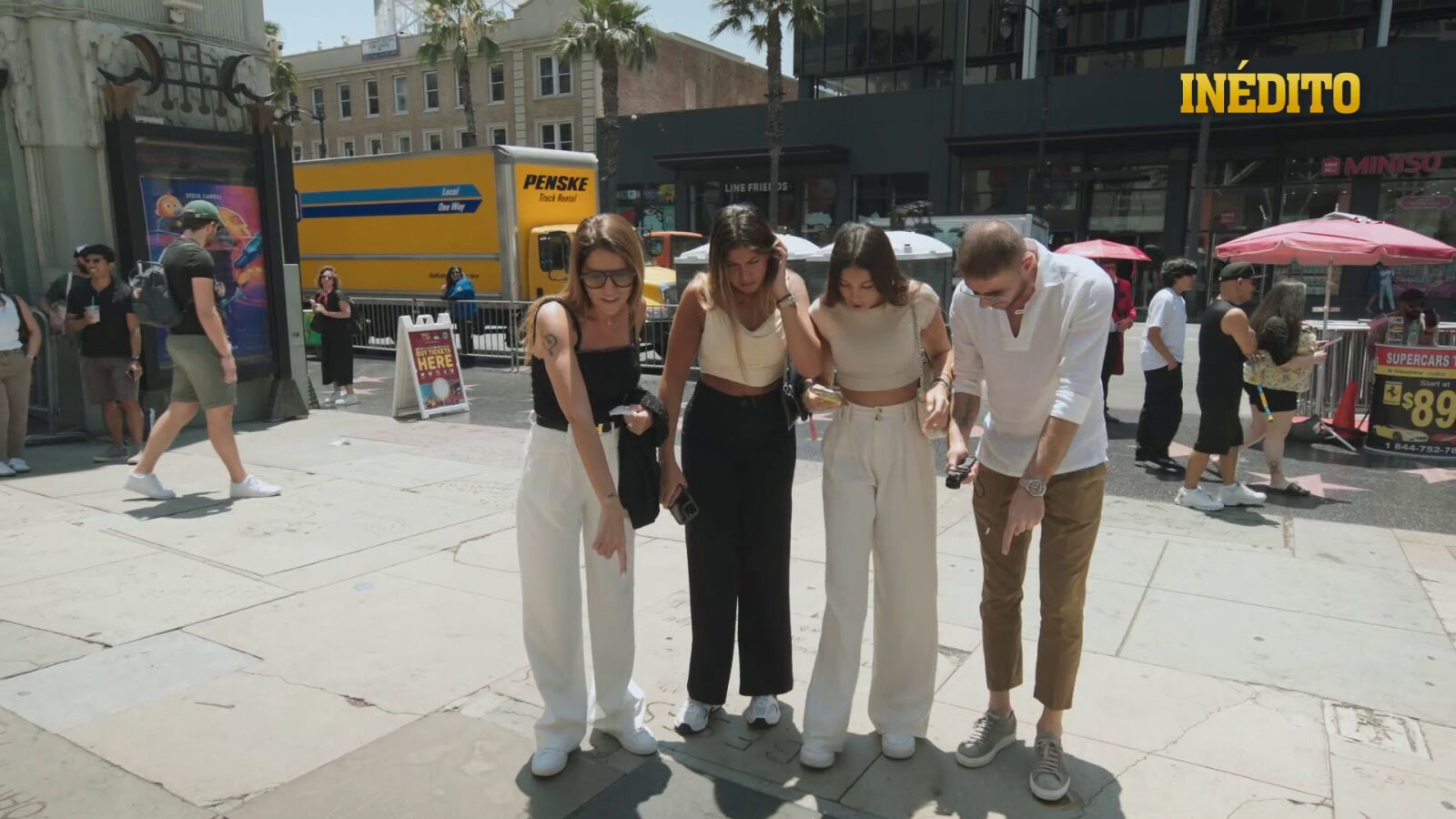 VÍDEO INÉDITO: Joaquín compara el tamaño de su pie con el de Will Smith: 