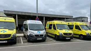 Ambulancias a las puertas de Urgencias del Hospital San Pedro de Logroño. Ambulancias a las puertas de Urgencias del Hospital San Pedro de Logroño.