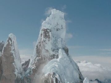 La montaña Cerro Torre (Andes)