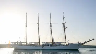 El Buque-Escuela de la Armada 'Juan Sebastián de Elcano' El buque escuela 'Juan Sebastián de Elcano' a su llegada al puerto de Santa Cruz de Tenerife con motivo de una escala en la isla como paso previo a partir hacia América, a 17 de enero de 2025, en Santa Cruz de Tenerife, Tenerife, Canarias (España). La princesa Leonor ha llegado a bordo del buque escuela 'Juan Sebastián de Elcano' a Santa Cruz de Tenerife, donde pasará tres días junto al resto de sus compañeros guardiamarinas con los que ha bajado a tierra en su primera escala desde que zarpó ...
