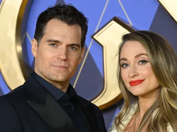 Henry Cavill y su novia Natalie Viscuso Henry Cavill y su novia Natalie Viscuso