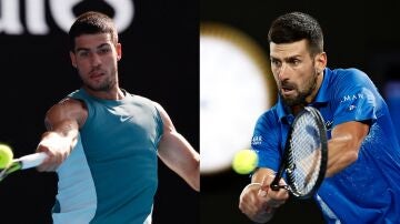 Carlos Alcaraz y Novak Djokovic, en acción en el Open de Australia 2025