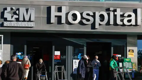 Entrada del hospital La Paz en Madrid Entrada del hospital La Paz en Madrid
