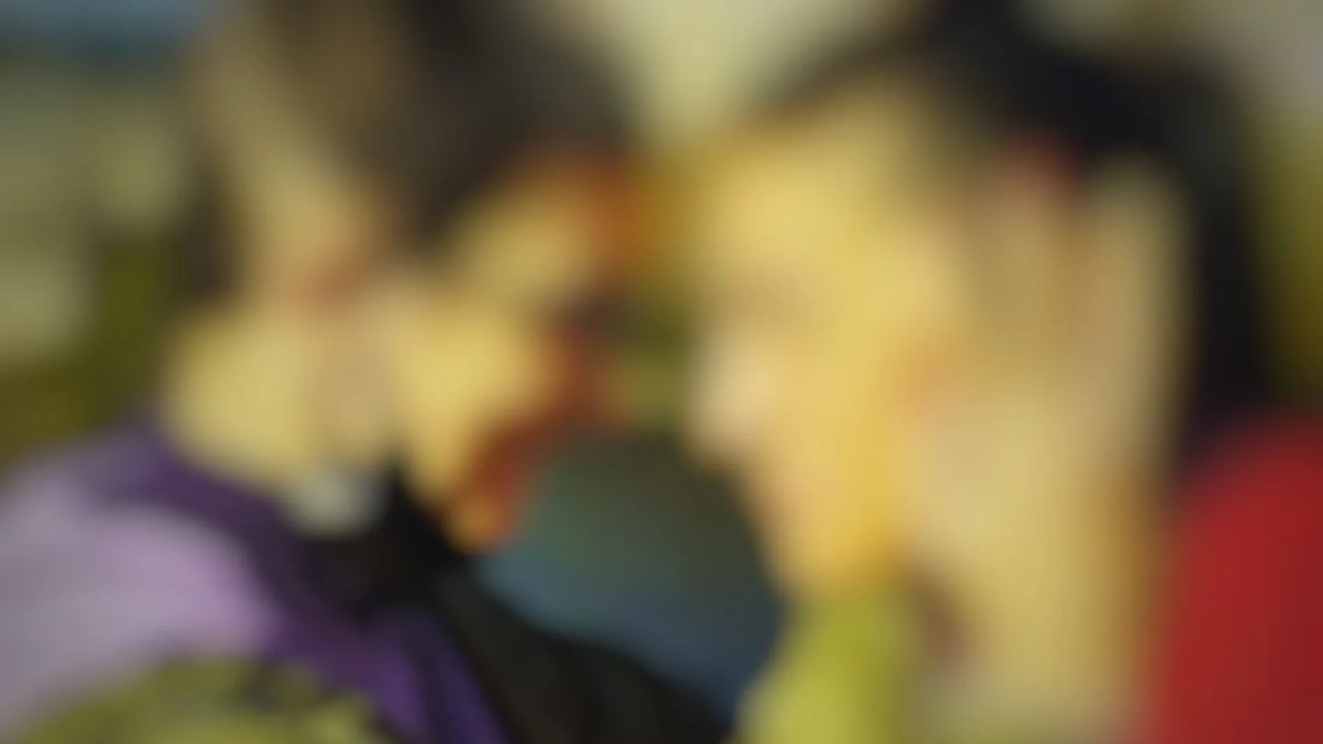 Dos jóvenes unidas tras una agresión Dos jóvenes unidas tras una agresión