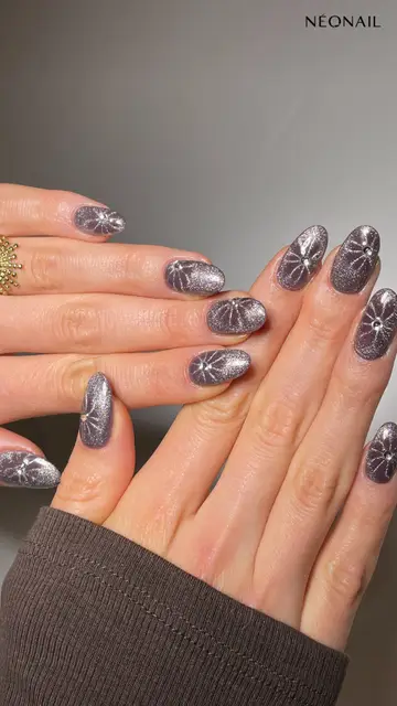 Manicura efecto Cat Eye Manicura efecto Cat Eye