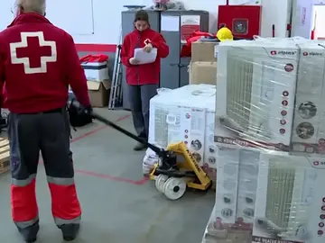 Reparten cientos de radiadores entre afectados de la DANA para combatir el frío Reparten cientos de radiadores entre afectados de la DANA para combatir el frío