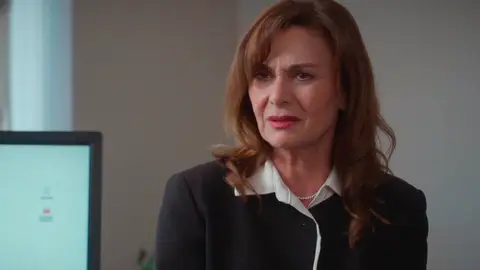 Nevra se enfrenta a Evren por su relación con Bahar: “¿Te parece normal tanto interés por una mujer casada?” Nevra se enfrenta a Evren por su relación con Bahar: “¿Te parece normal tanto interés por una mujer casada?”