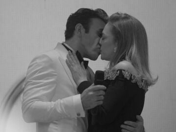 Un beso inesperado y una confesi&oacute;n p&uacute;blica: Timur elige a Bahar y declara su amor frente a Rengin