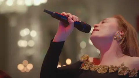 Bahar revoluciona la gala con una preciosa canción que inspira a todos con su mensaje Bahar revoluciona la gala con una preciosa canción que inspira a todos con su mensaje