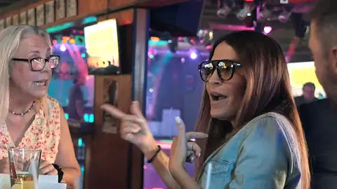 ¡La reina de la pista! Susana Saborido se une a una clase de baile en pleno Arizona ¡La reina de la pista! Susana Saborido se une a una clase de baile en pleno Arizona