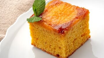 Eva Arguiñano elabora una receta fácil de tarta de mandarina