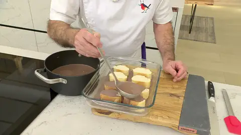 Cúbrelas con la leche chocolateada Cúbrelas con la leche chocolateada