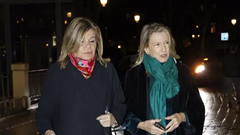 Cari Lapique, junto a su hermana Myriam en Madrid Cari Lapique, junto a su hermana Myriam en Madrid