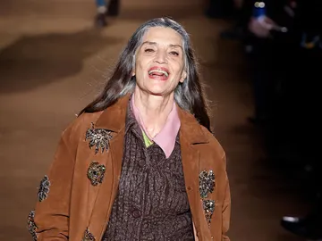 Ángela Molina con la tendencia de las cazadoras de ante Ángela Molina con la tendencia de las cazadoras de ante