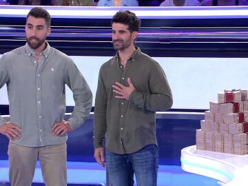 Andr&eacute;s y Javi, concursantes de Atrapa un mill&oacute;n