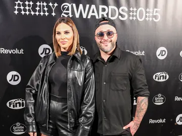 Irene Rosales y Kiko Rivera posando para los medios Irene Rosales y Kiko Rivera posando para los medios