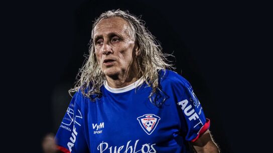 Robert Carmona, el futbolista m&aacute;s longevo del mundo