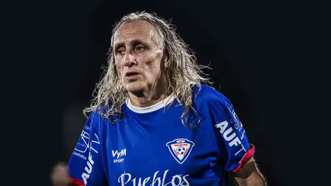 Robert Carmona, el futbolista más longevo del mundo Robert Carmona, el futbolista más longevo del mundo