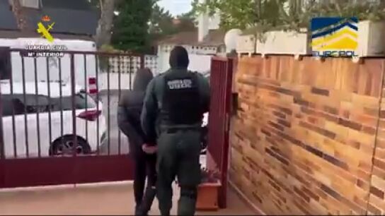 25 detenidos y grandes cantidades de droga, veh&iacute;culos de lujo y armas incautadas