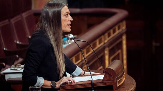 La portavoz de Junts en el Congreso, Miriam Nogueras, interviene durante una sesi&oacute;n plenaria extraordinaria, en el Congreso de los Diputados, a 22 de enero de 2025, en Madrid (Espa&ntilde;a). El Congreso celebra el primer pleno del a&ntilde;o, de manera extraordinaria, para aprobar el suplicatorio que permitir&aacute; al Tribunal Supremo imputar al exministro &Aacute;balos. Adem&aacute;s el Congreso votar&aacute; la convalidaci&oacute;n de tres decretos: la nueva extensi&oacute;n del decreto anticrisis, que incluye descuentos en el transporte p&uacute;b...