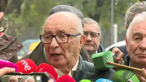 Flores en el aniversario de la desaparición de Marta del Castillo Flores en el aniversario de la desaparición de Marta del Castillo