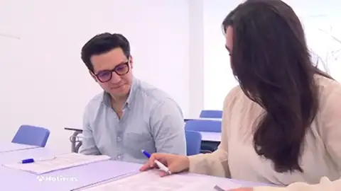 Miles de aspirantes se examinan para conseguir una plaza MIR y completar así su formación como sanitarios Miles de aspirantes se examinan para conseguir una plaza MIR y completar así su formación como sanitarios