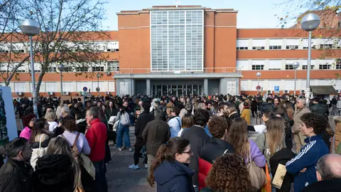 Imagen de archivo de la entrada a la prueba convocada por el Ministerio de Sanidad para acceder a las plazas ofertadas de Formación Sanitaria Especializada. Imagen de archivo de la entrada a la prueba convocada por el Ministerio de Sanidad para acceder a las plazas ofertadas de Formación Sanitaria Especializada.