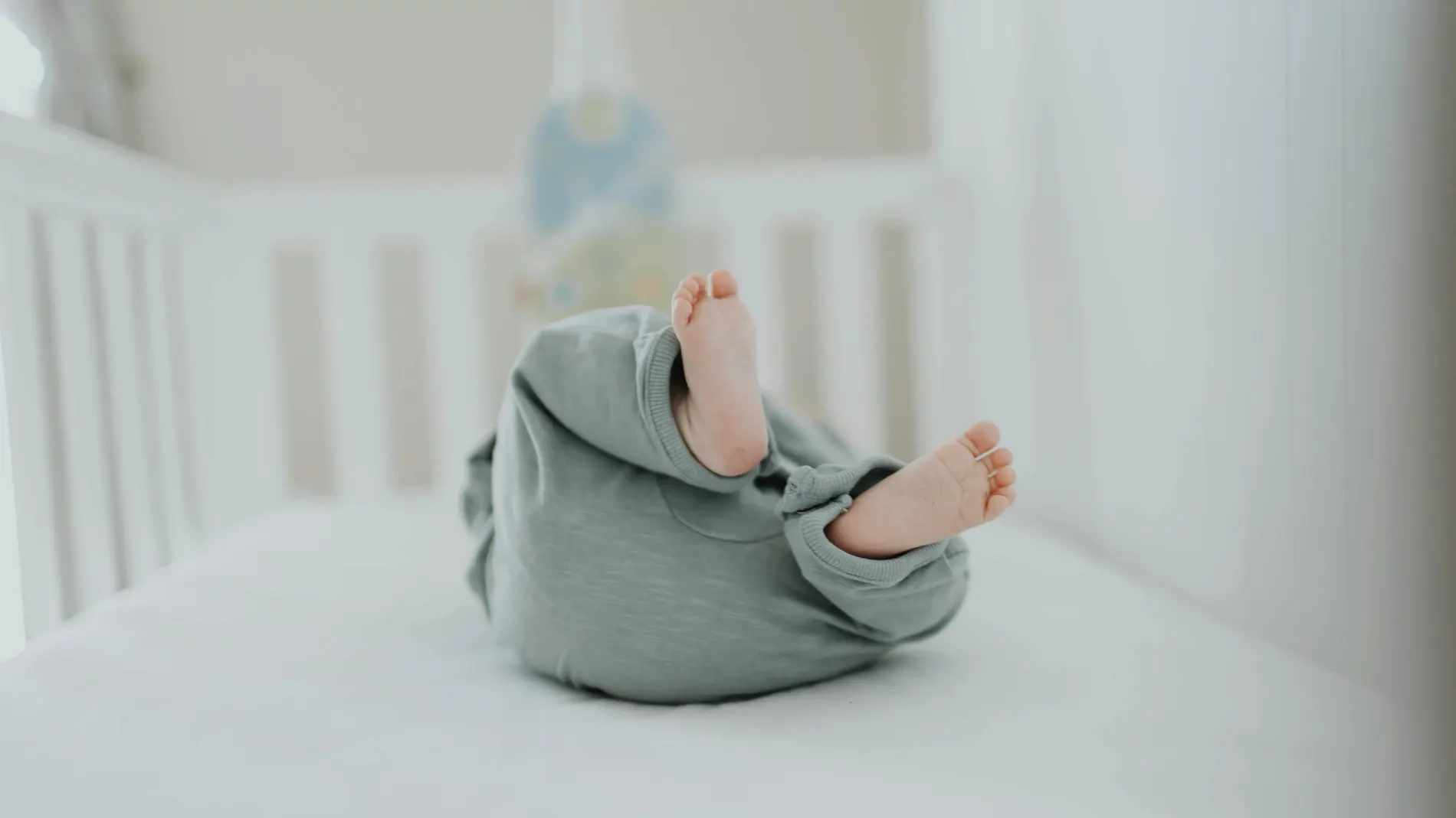 Detenidos los padres de una niña de 2 años muerta tras colocar una maleta de 22 kilos sobre su cuna Detenidos los padres de una niña de 2 años muerta tras colocar una maleta de 22 kilos sobre su cuna