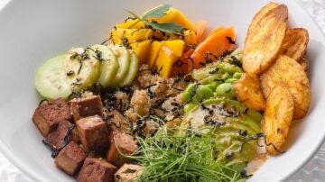 Receta de poke bowl de quinoa y verduras, de Joseba Arguiñano: "Un plato único súper completo"