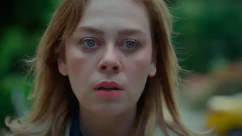 El momento que lo cambia todo: Bahar sigue a Timur y confirma que Rengin es su amante El momento que lo cambia todo: Bahar sigue a Timur y confirma que Rengin es su amante